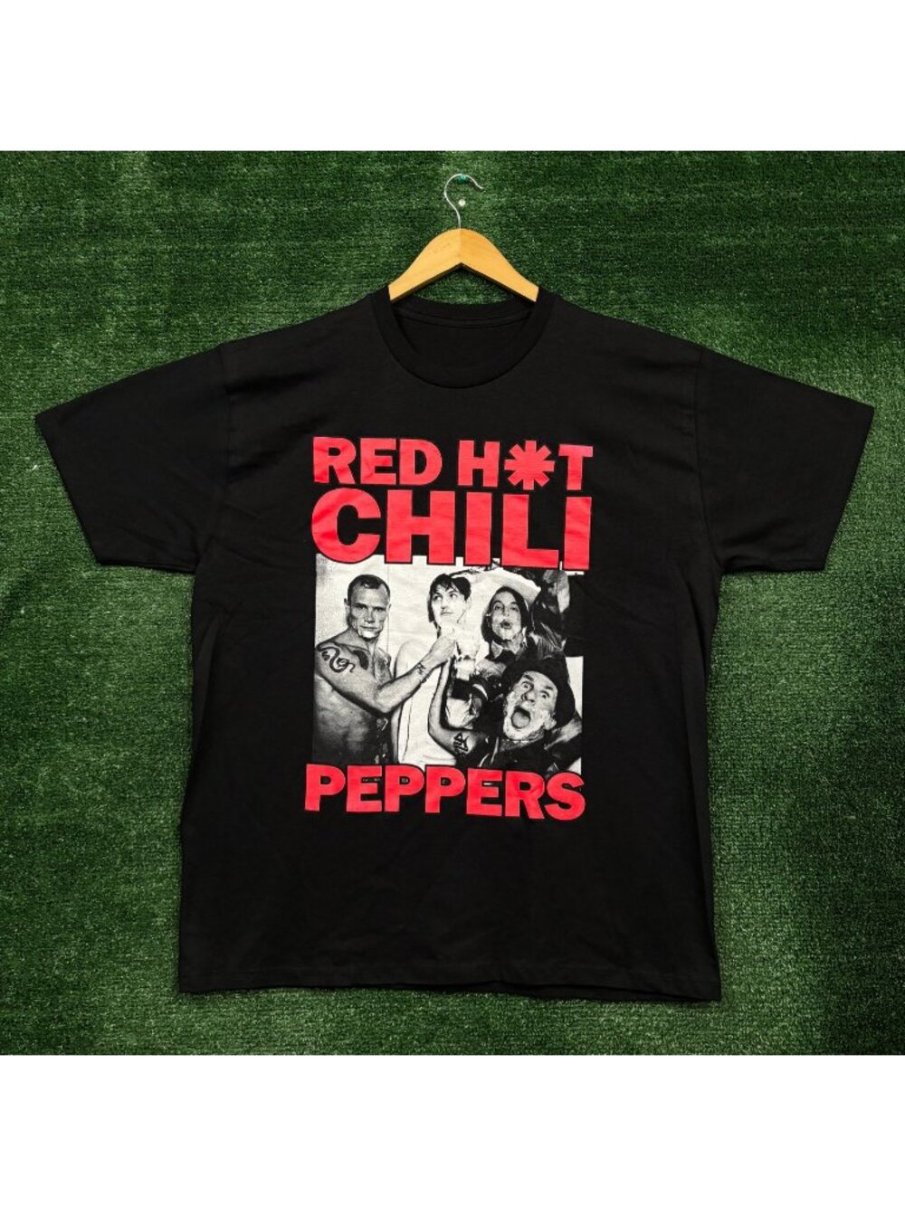 Red Hot Chili Peppers Group Photo T-Shirt Size Extra Large
